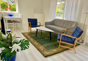 Helgas Hus tre rum o kök in Hunnebostrand